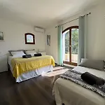 Villa-monti Luxury With Private Pool, Fully Air Conditioned Bedrooms, 5 Star Superhosts! *