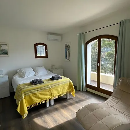 Monti Luxury With Pool Sleeps 6 * 멍똥