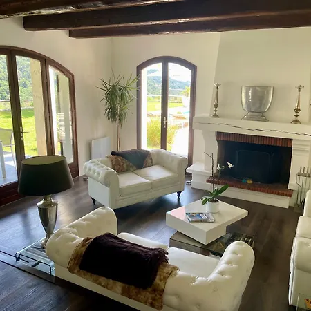 Villa Villa-monti Luxury With Private Pool, Fully Air Conditioned Bedrooms, 5 Star Superhosts! *